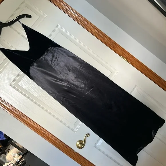 Maje Ryck Satin and Velvet Maxi Dress Size Large NWT - Picture 5 of 7